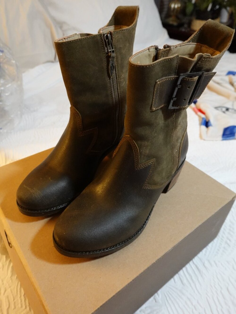 New With Box Olukai Ka'Iulani Boots